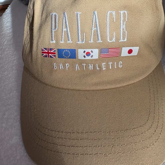 PALACE  x GAP collab Tan Cap with Flag Embroidery - Picture 1 of 2